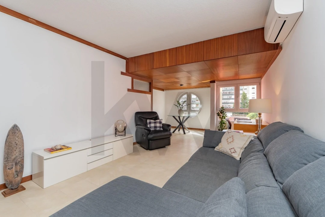 Apartamento T2 para Arrendamento em Areeiro Foto 17