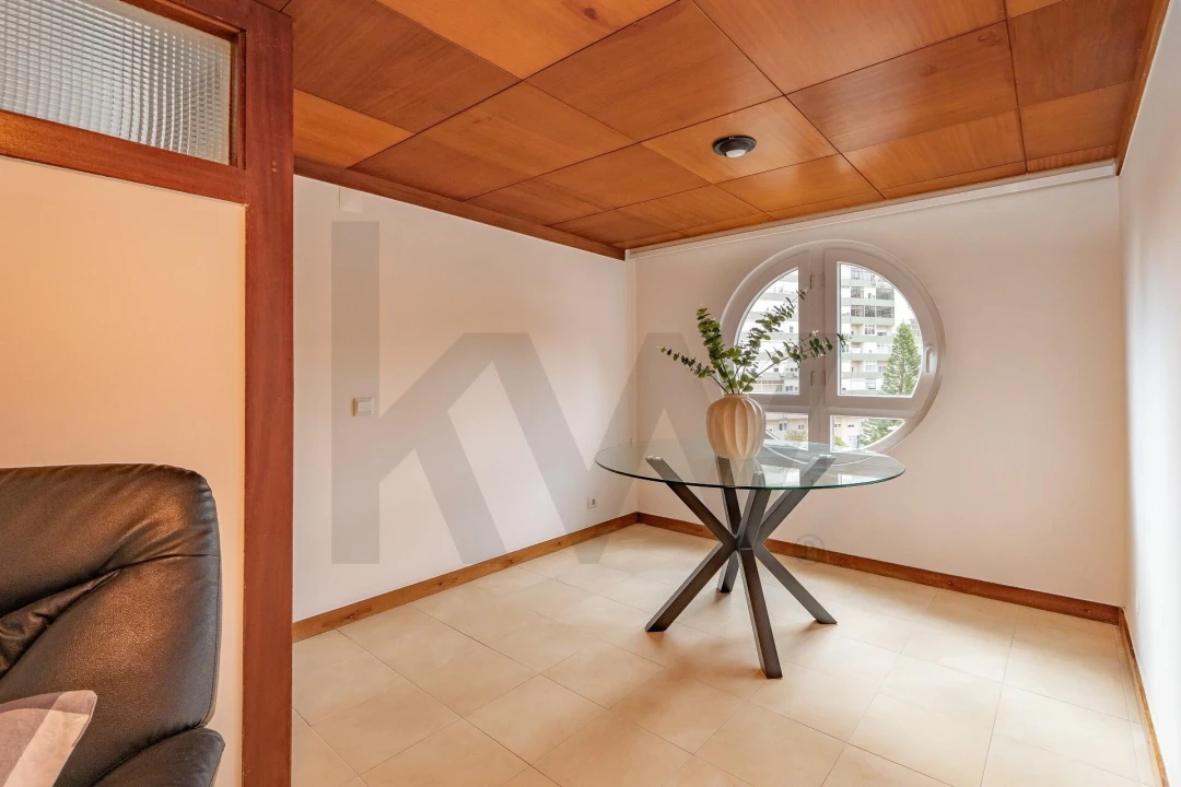 Apartamento T2 para Arrendamento em Areeiro Foto 18