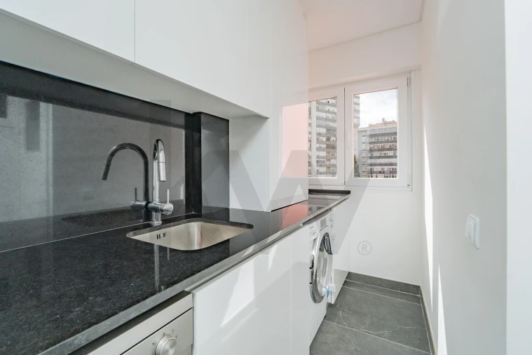 Apartamento T2 para Arrendamento em Areeiro Foto 27
