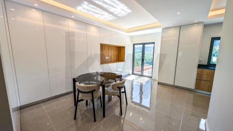 Moradia T4 para Venda em Lordelo