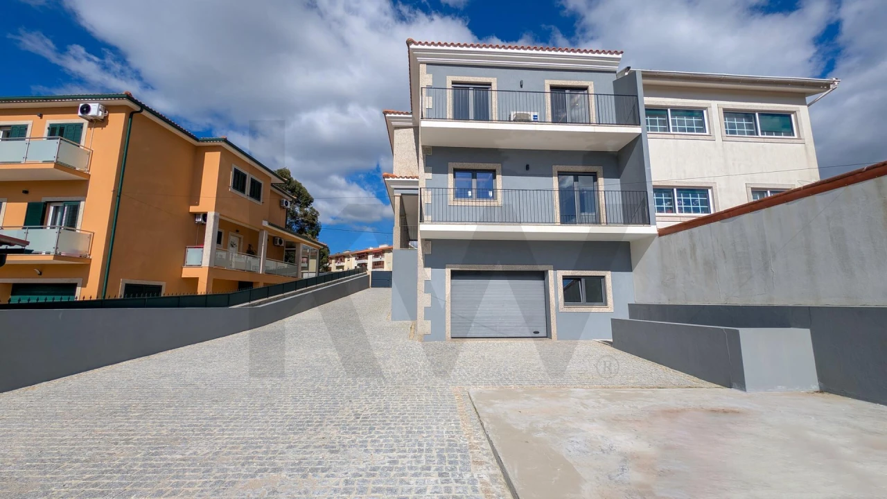 Moradia T4 para Venda em Lordelo Foto 79