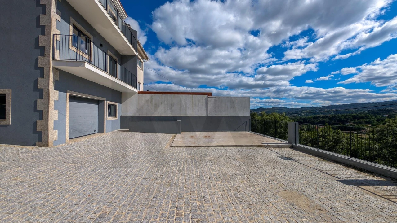 Moradia T4 para Venda em Lordelo Foto 81