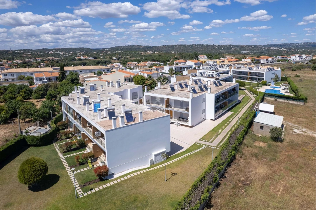 Moradia T2 para Venda em Albufeira e Olhos de Água Foto 7