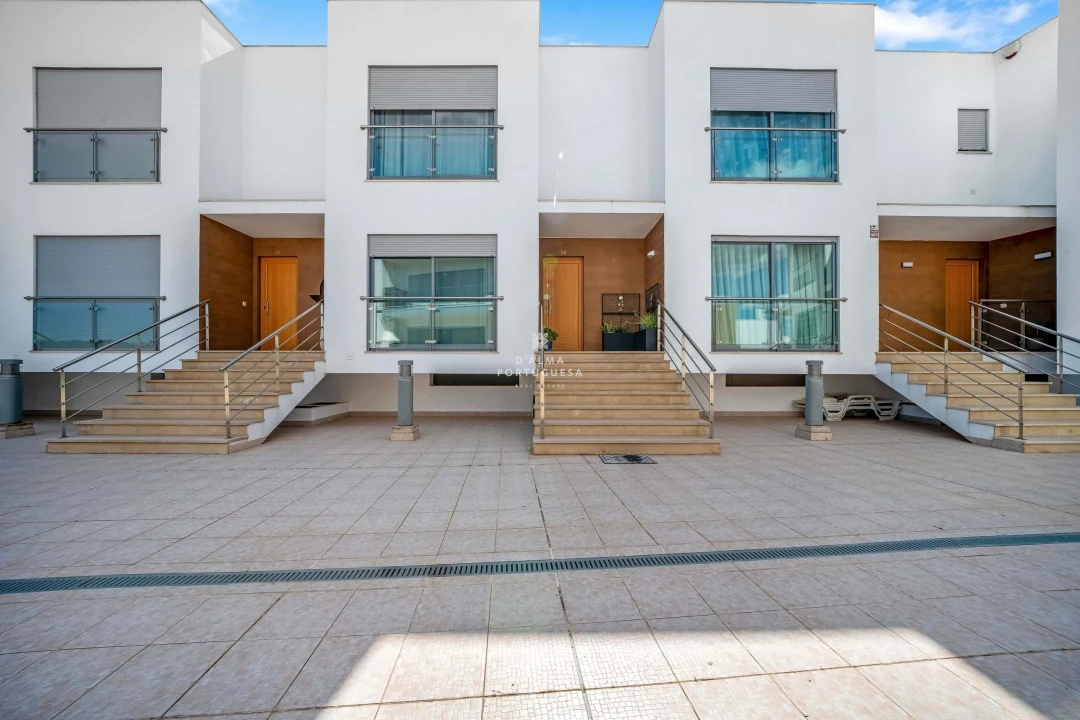 Moradia T2 para Venda em Albufeira e Olhos de Água Foto 1