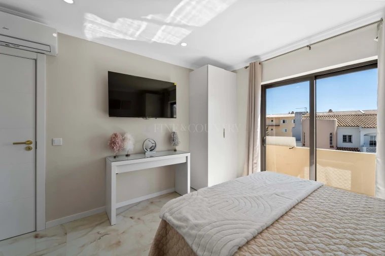 Apartamento T2 para Venda em Albufeira e Olhos de Água Foto 11