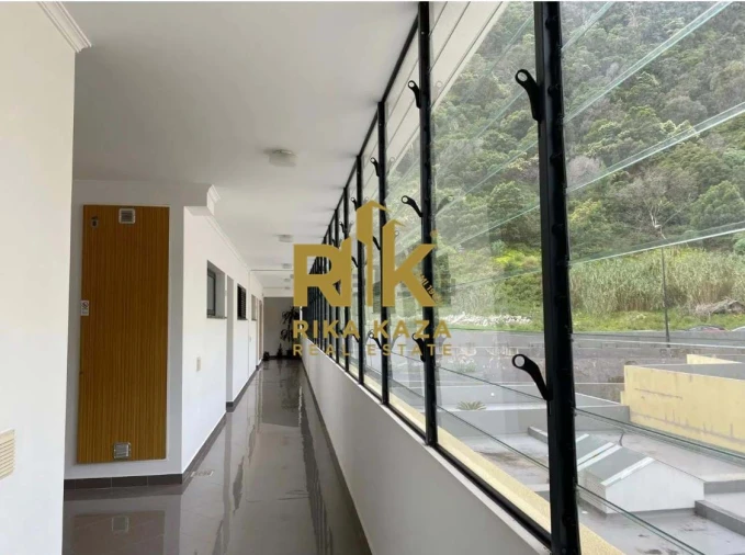 Apartamento T2 para Arrendamento em Santa Cruz Foto 14