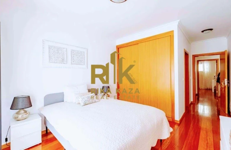 Apartamento T2 para Arrendamento em Santa Cruz Foto 7
