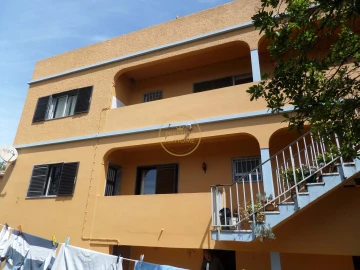 Moradia T6 para Venda em Loule (São Clemente)