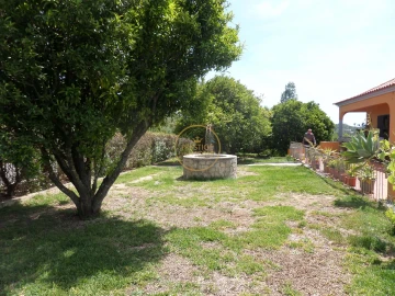 Moradia T6 para Venda em Loule (São Clemente)