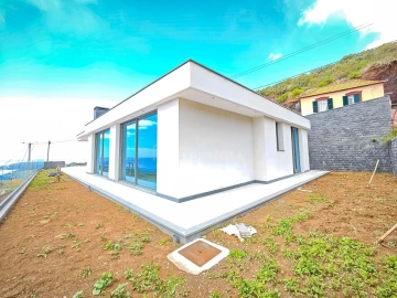 Moradia T3 para Venda em Ribeira Brava