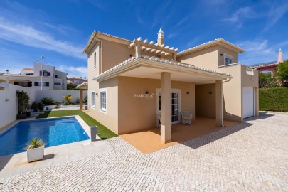 Moradia T4 para Venda em Lagos (São Sebastião e Santa Maria)