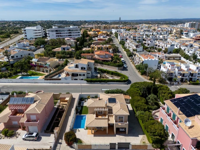 Moradia T4 para Venda em Lagos (São Sebastião e Santa Maria) Foto 36