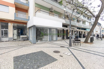 Negócio para Venda em Quarteira