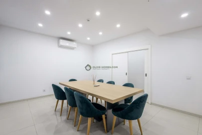 Negócio para Venda em Quarteira