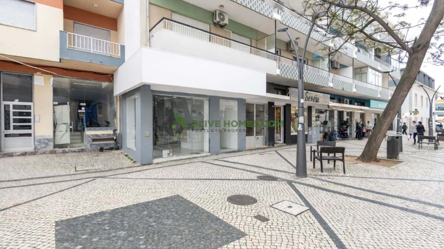 Negócio para Venda em Quarteira