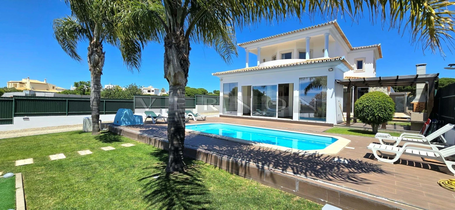 Moradia T3 para Venda em Albufeira e Olhos de Água Foto 1