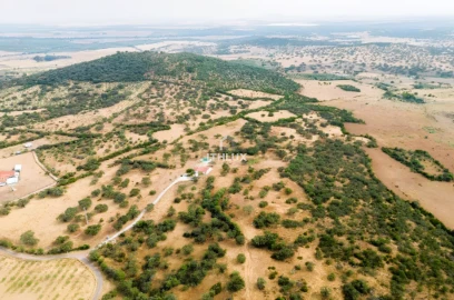 Quinta T3 para Venda em Assunção, Ajuda, Salvador e Santo Ildefonso