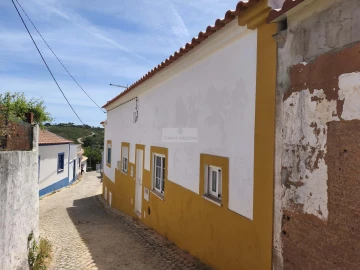Moradia T2 para Venda em Barão de São Miguel
