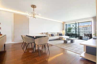 Apartamento T4 para Venda em Alvalade
