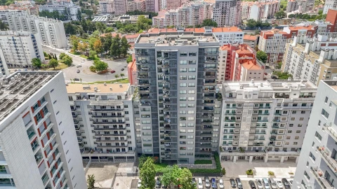 Apartamento T4 para Venda em Alvalade