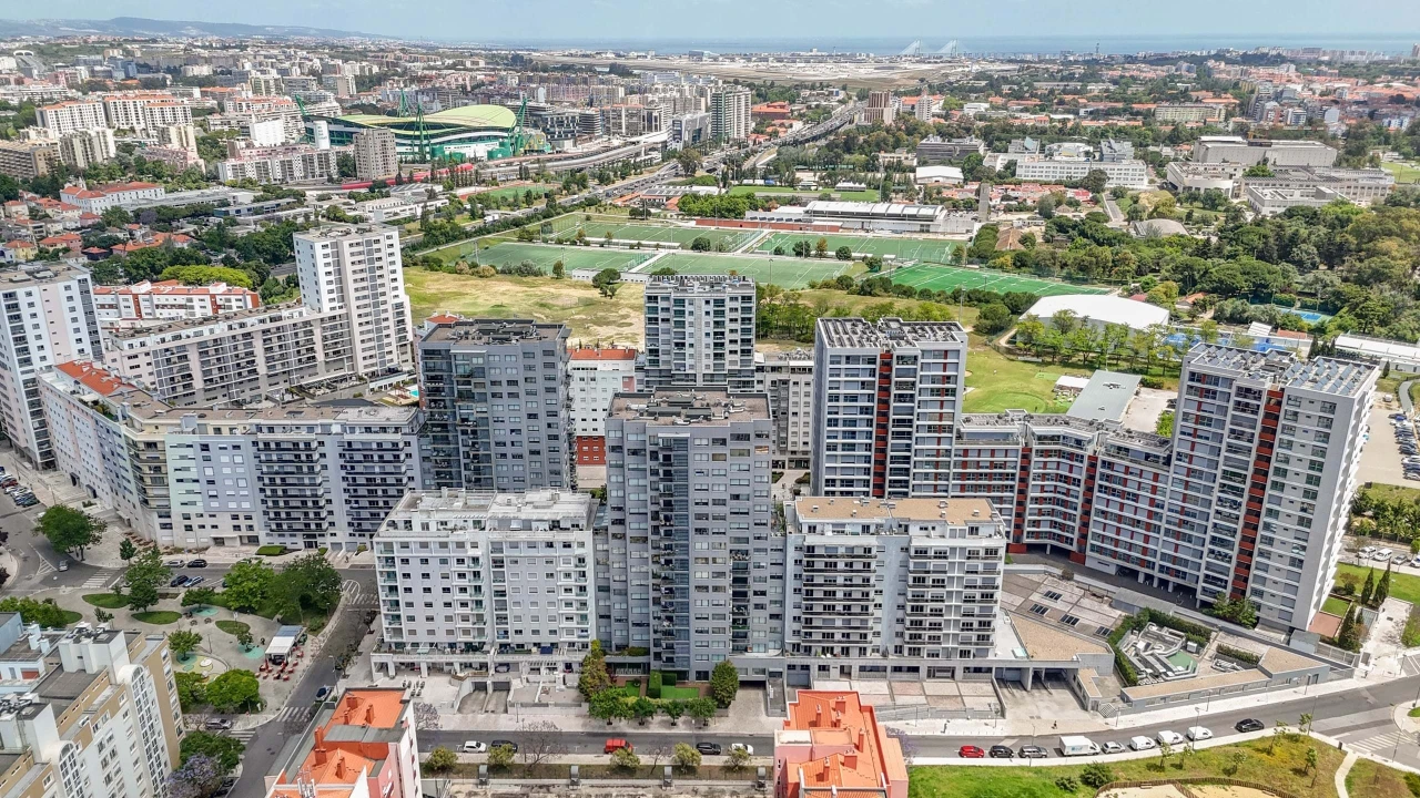 Apartamento T4 para Venda em Alvalade Foto 52