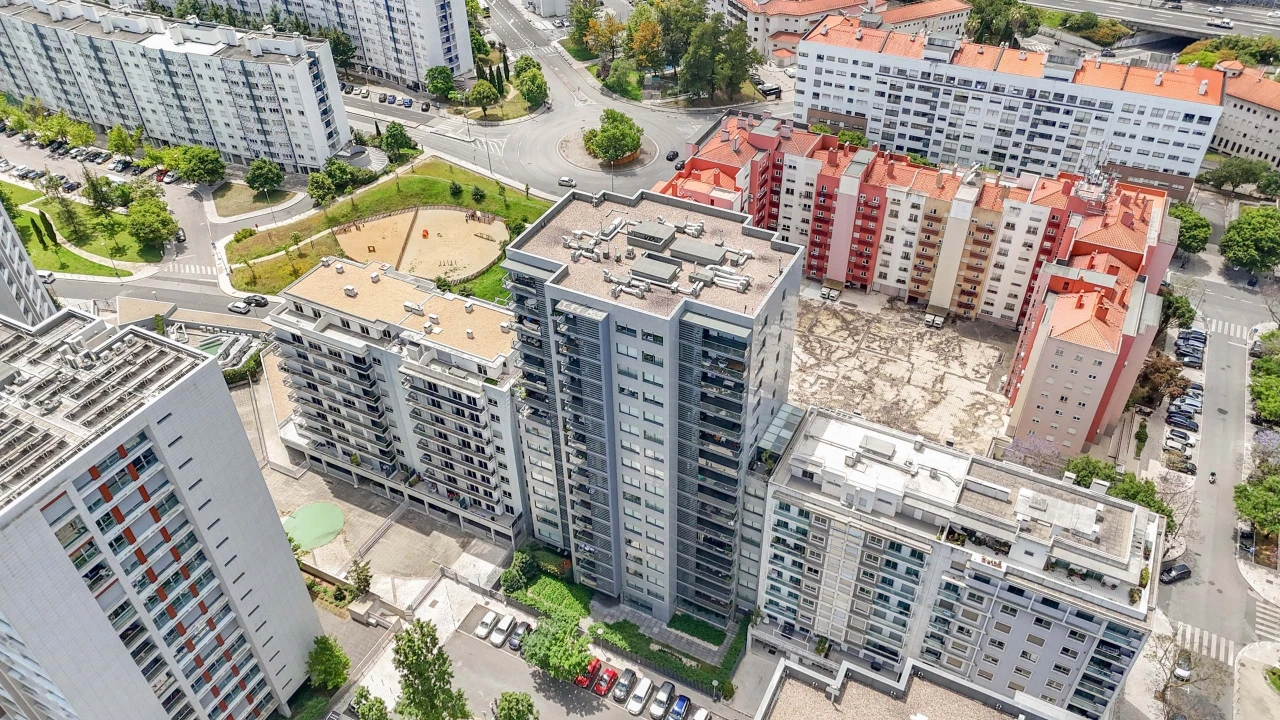 Apartamento T4 para Venda em Alvalade Foto 54