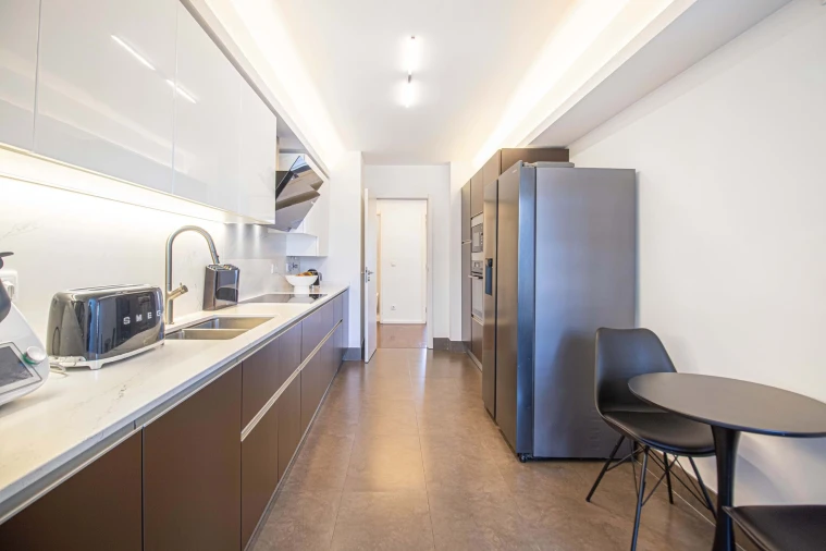 Apartamento T4 para Venda em Alvalade Foto 14
