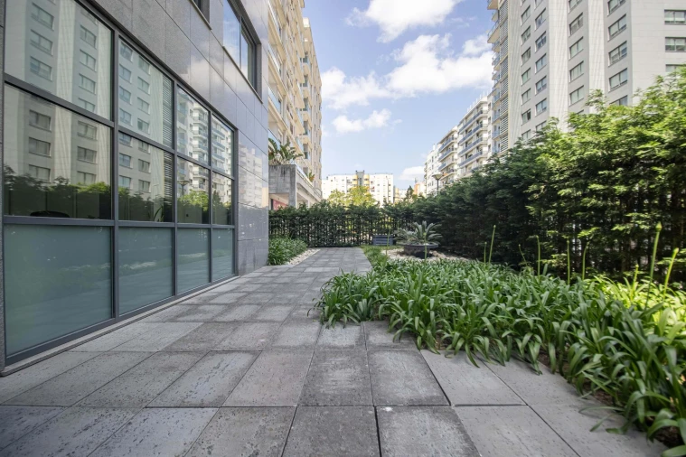 Apartamento T4 para Venda em Alvalade Foto 48