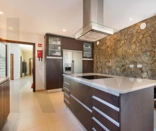 Moradia T4 para Venda em Loule (São Clemente)