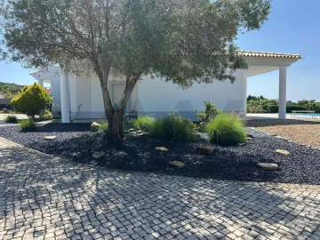 Moradia T4 para Venda em Loule (São Clemente)