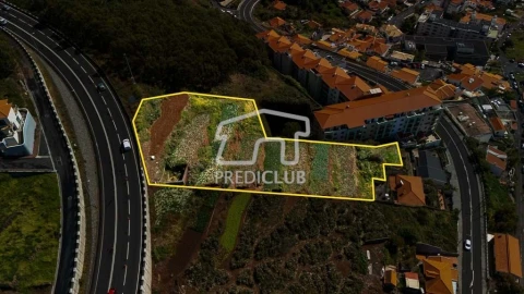 Terreno para Venda em Caniço