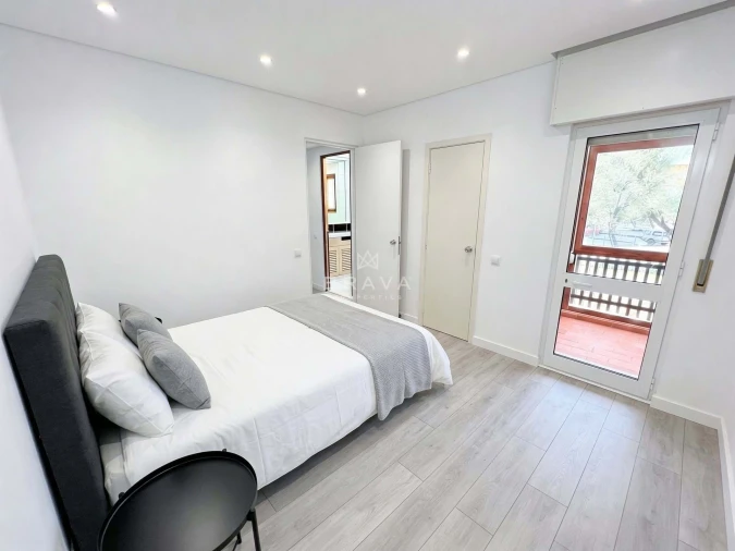 Apartamento T2 para Venda em Quarteira Foto 32