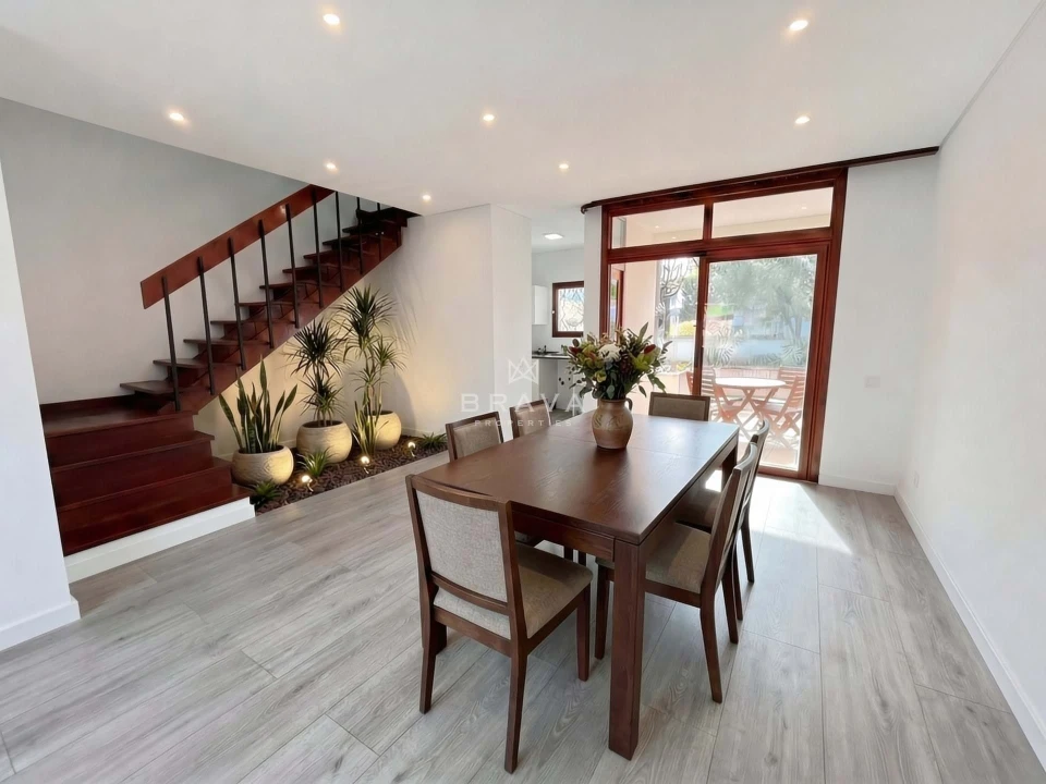 Apartamento T2 para Venda em Quarteira Foto 1