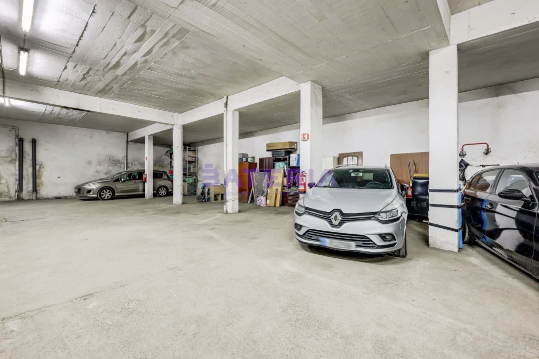 Apartamento T2 para Venda em Loures Foto 24