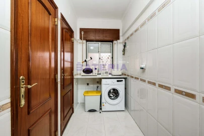 Apartamento T2 para Venda em Loures