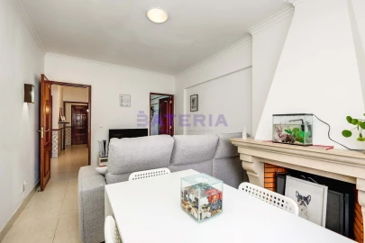 Apartamento T2 para Venda em Loures