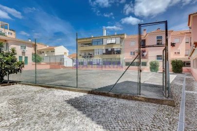 Apartamento T2 para Venda em Loures