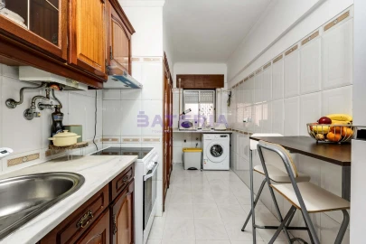 Apartamento T2 para Venda em Loures