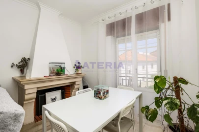 Apartamento T2 para Venda em Loures