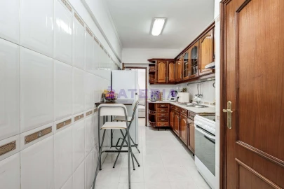 Apartamento T2 para Venda em Loures