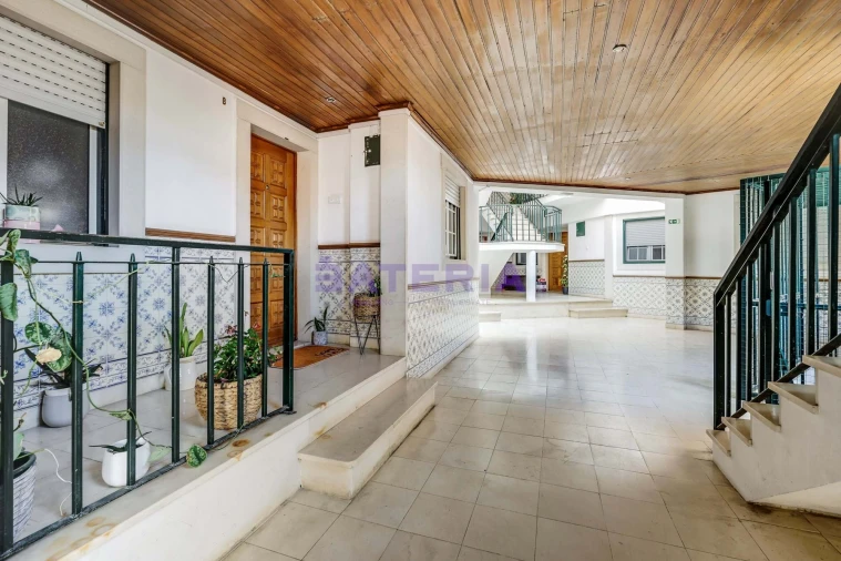 Apartamento T2 para Venda em Loures Foto 23