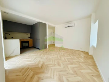 Apartamento T1 para Venda em Leiria, Pousos, Barreira e Cortes