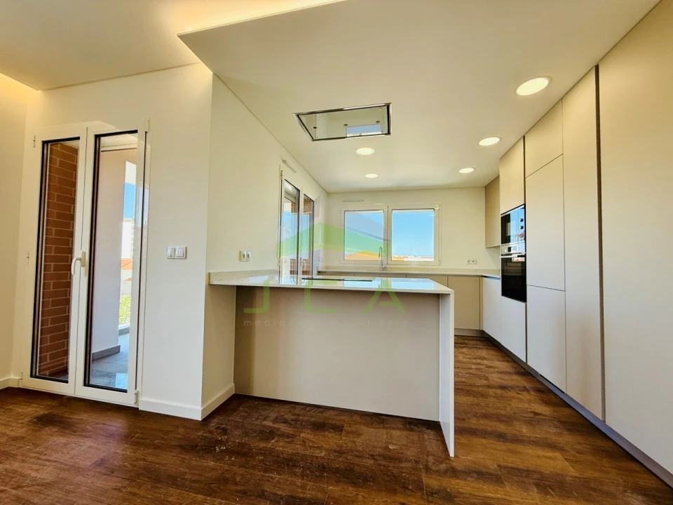 Apartamento T3 para Venda em Marinha Grande Foto 8