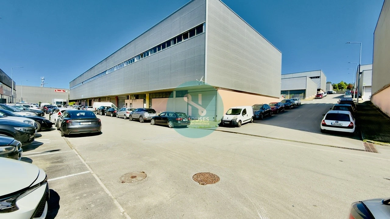 Armazém para Arrendamento em Sequeira Foto 3