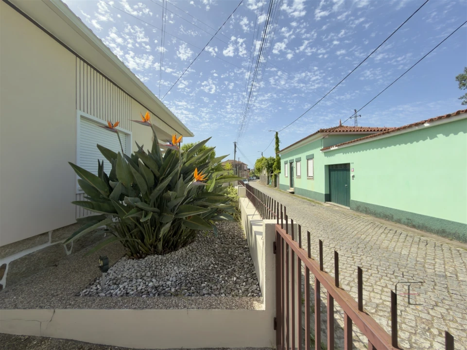 Moradia T2 para Venda em Vila Nova da Telha Foto 10