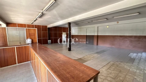 Armazém para Arrendamento em Polvoreira