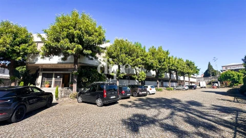 Armazém para Arrendamento em Polvoreira