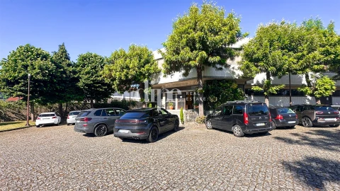 Armazém para Arrendamento em Polvoreira