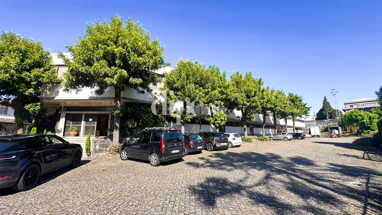 Armazém para Arrendamento em Polvoreira Foto 1