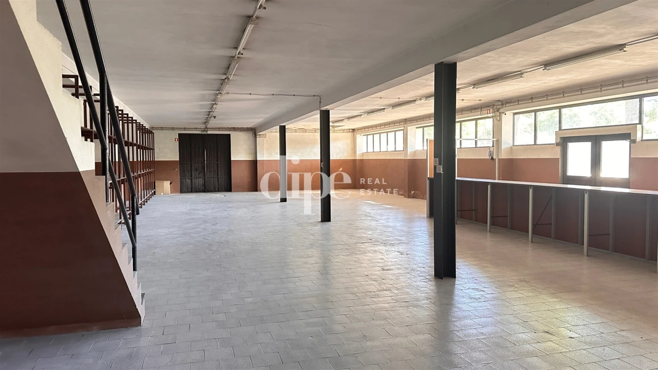 Armazém para Arrendamento em Polvoreira Foto 8